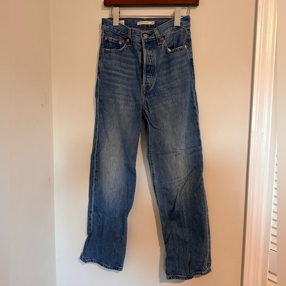 Levi's rib cage straight jeans size 25